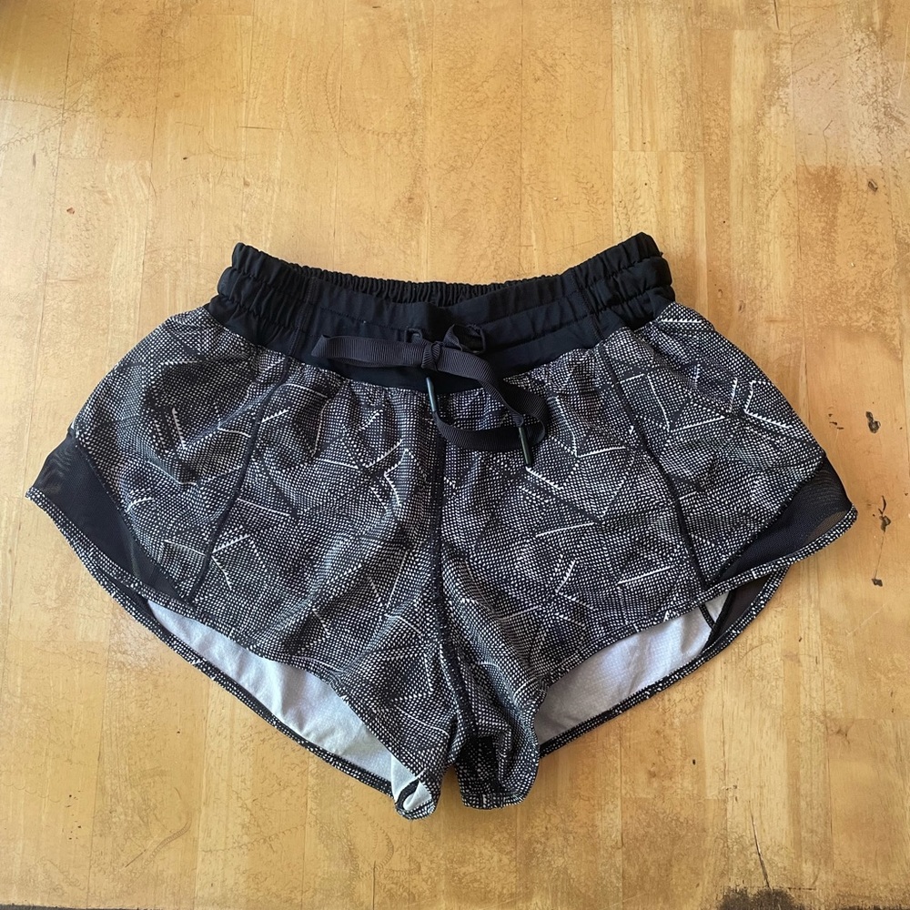 Lululemon hotty hot shorts size 2